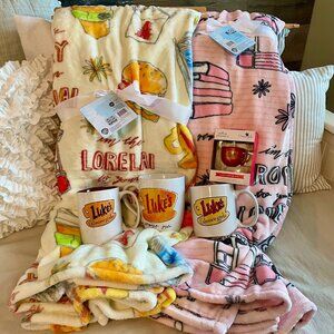 NEW Ultimate Gilmore Girls Super Fan Package: 2 Blankets, 3 Mugs, 1 Ornament